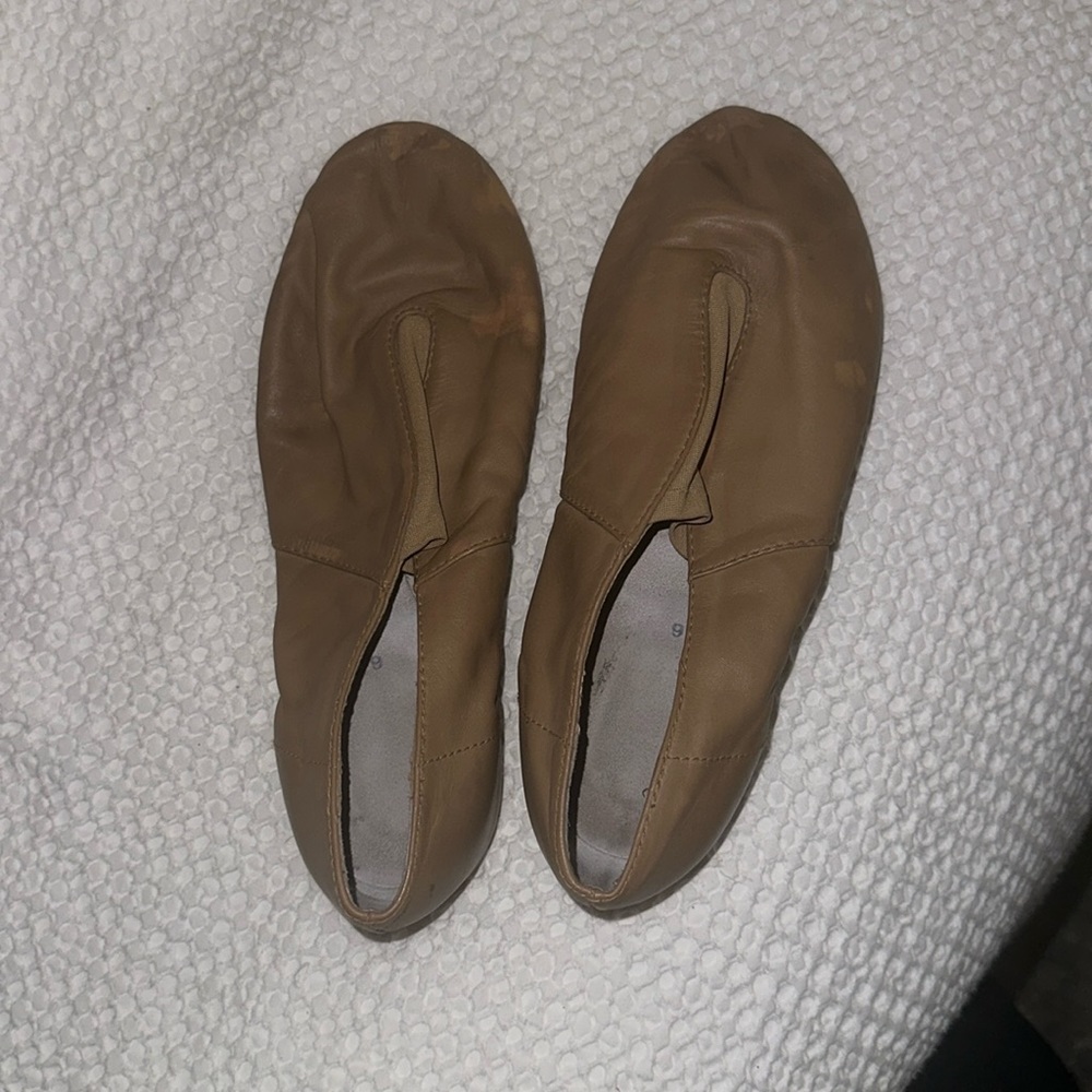 Tan jazz shoes